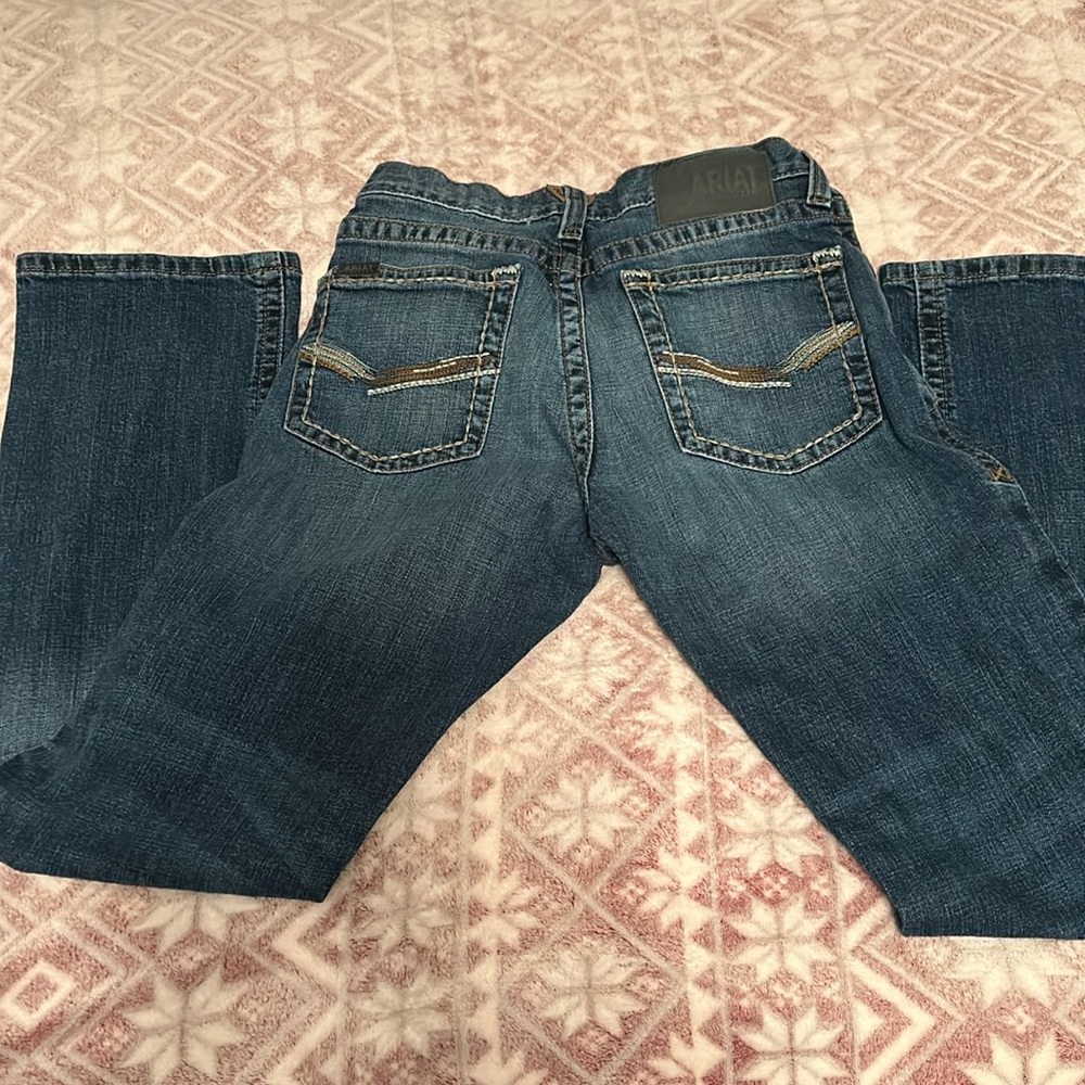 Ariat brand new worn one time. Condition is New. Size 28/32 men’s